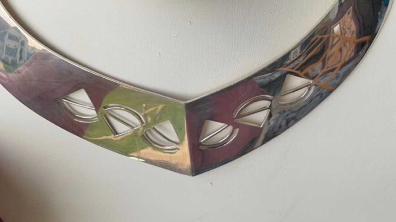 Silvertone with geometric pattern unique vintage stunning choker necklace