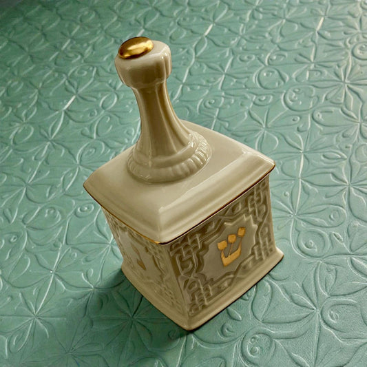 Lenox ivory porcelain Dreidel with 22K Gold Detailing - Elegant Hanukkah Decoration - Luxury Jewish Judaica Gift