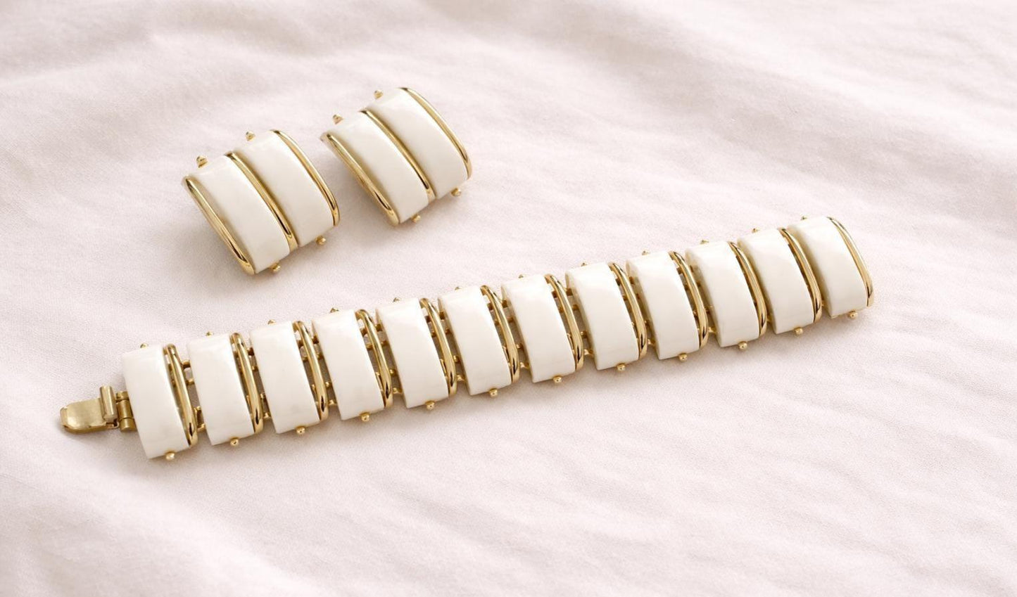 Vintage Thermoset White Bracelet and Earrings Set, Mid Century Modern Jewelry, White Panel Link Bracelet, Clip Earrings, Retro Set, MCM