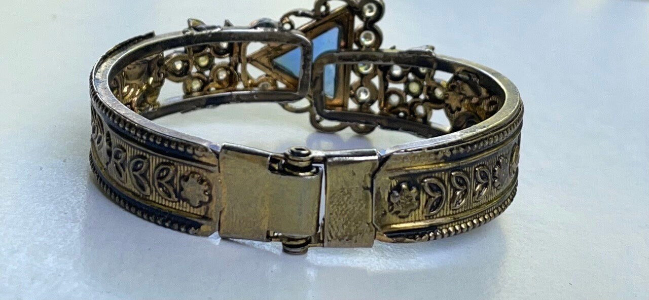Beautiful blue and clear rhinestone vintage clamper bracelet