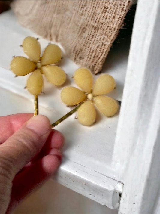 Pair of yellow flower hair pins - made of upcycled necklace components