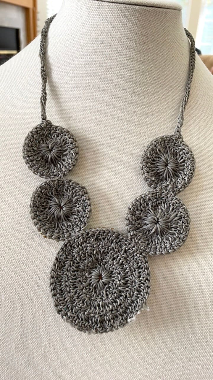 Stunning vintage handmade beadwork necklace with unique crocheted base - Please read description