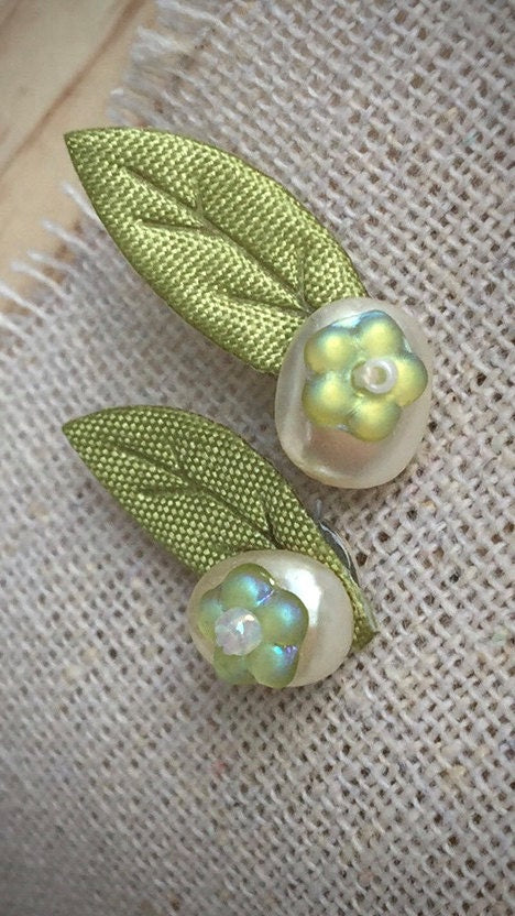 Mixed media little stud earrings - nature inspired, beaded, fabric, faux pearl