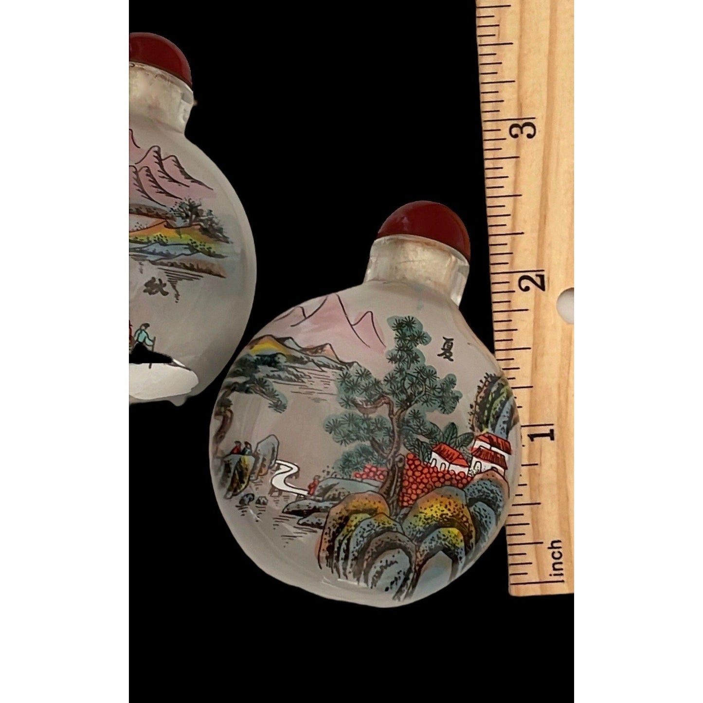 Set of 4 stunning handpainted vintage Chinese snuff bottles in original box