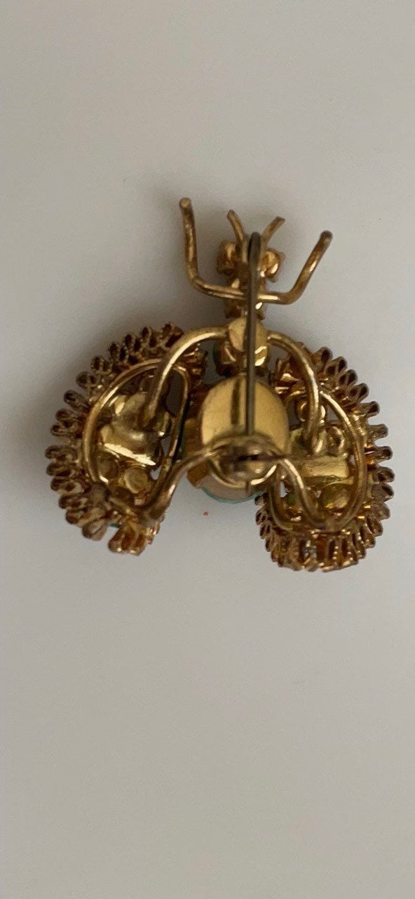 Stunning vintage bee pin with wired wings - unsigned