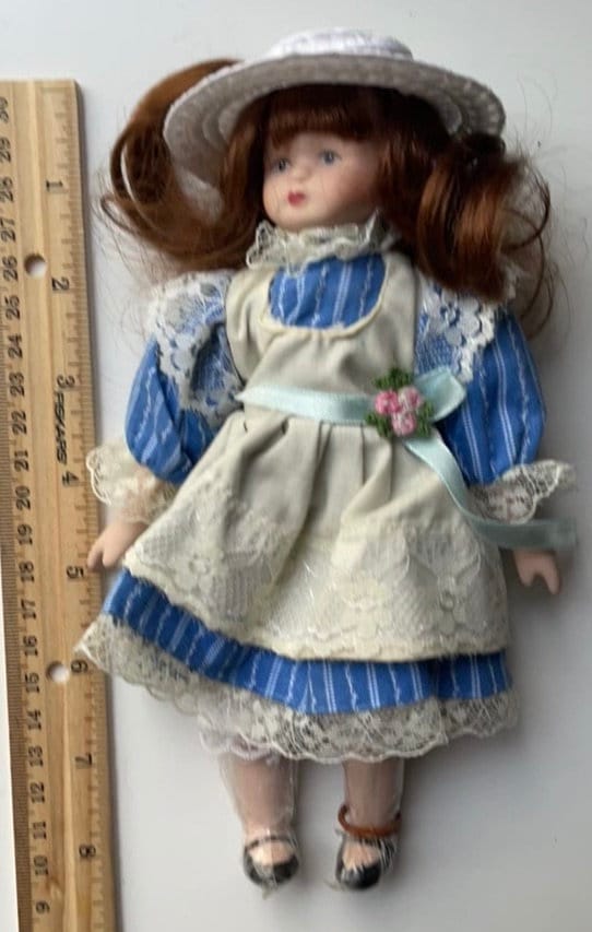 Stunning vintage porcelain doll - unknown origin - blue dress, straw hat