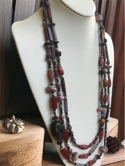 Stunning & unique vintage mixed material, multi-strand vintage necklace