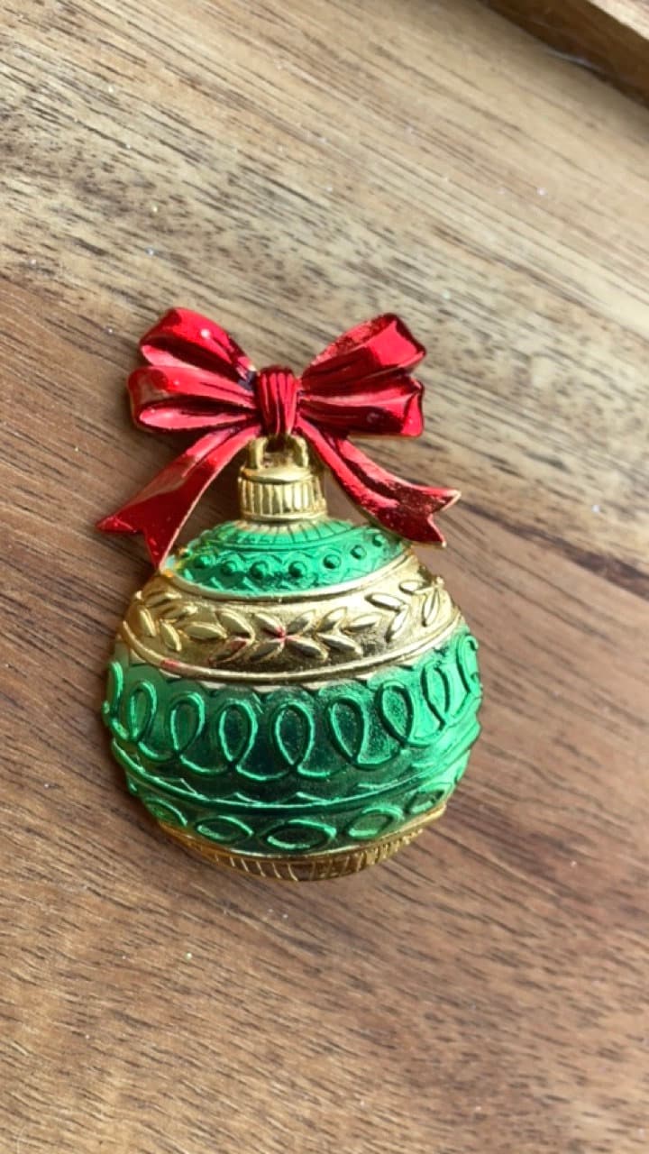 Vintage red, green and gold Christmas ornament pin - signed JJ