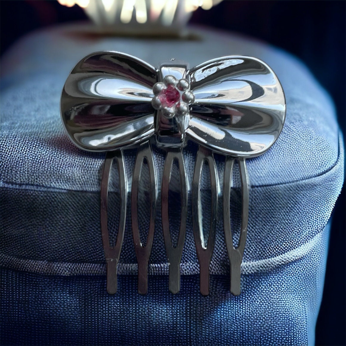 Silver bow 1" hair comb with pink crystal