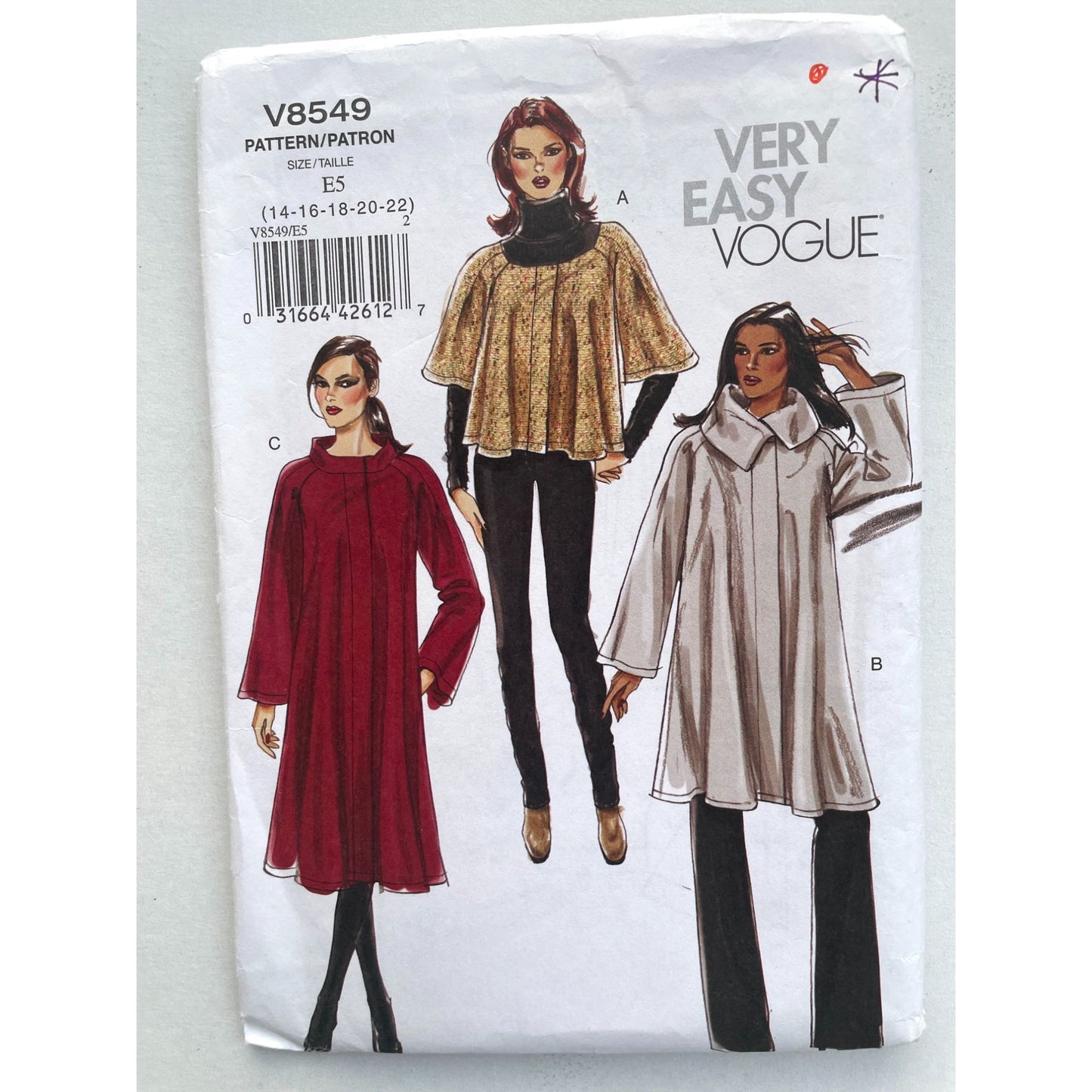 UNCUT Sewing Pattern - Jacket & Coats - Very Easy Vogue 8549 - Sizes 14 - 22