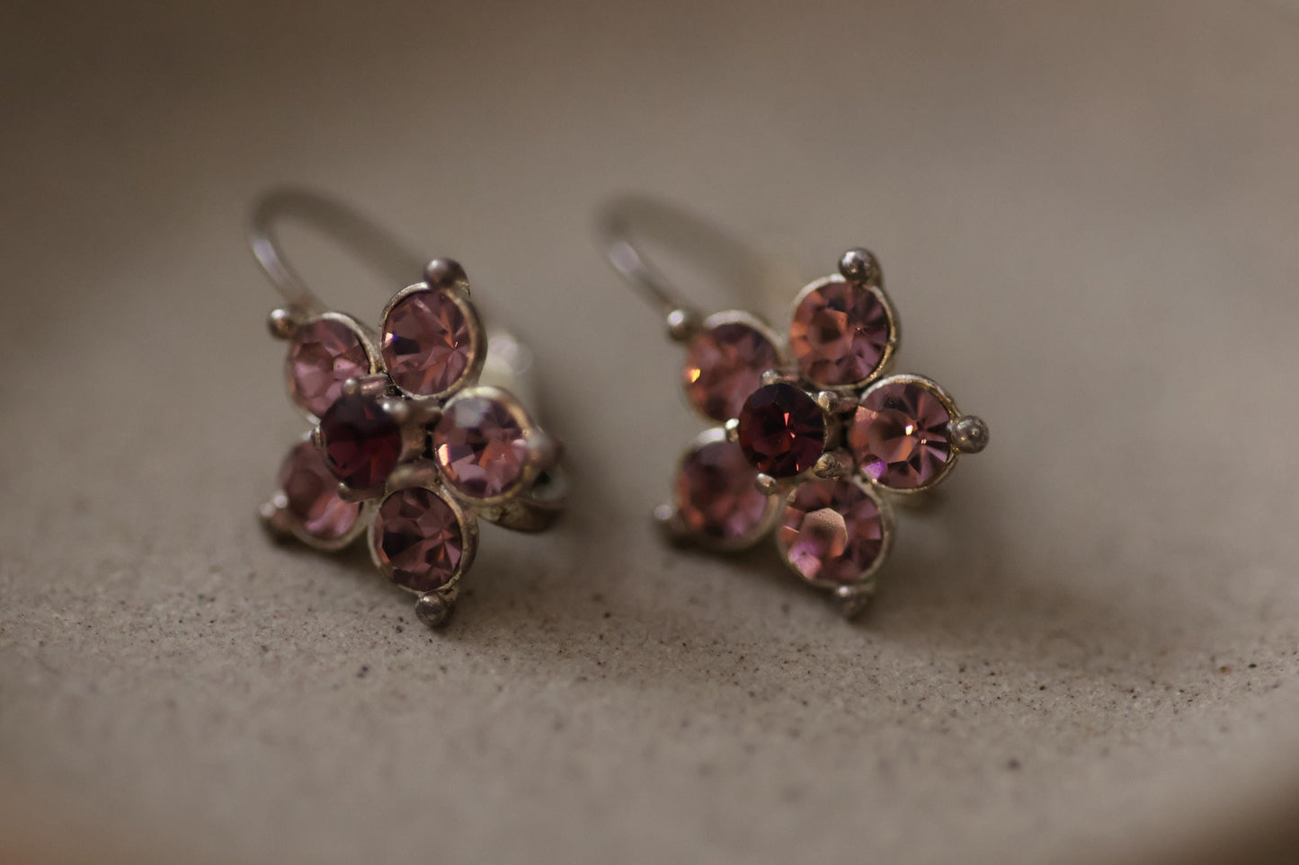 Shades of purple rhinestone flower stunning little vintage dangle earrings - 3/4"