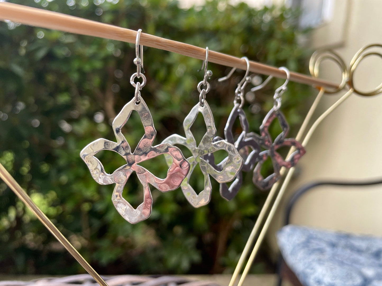 Stunning hammered metal silvertone dangle earrings