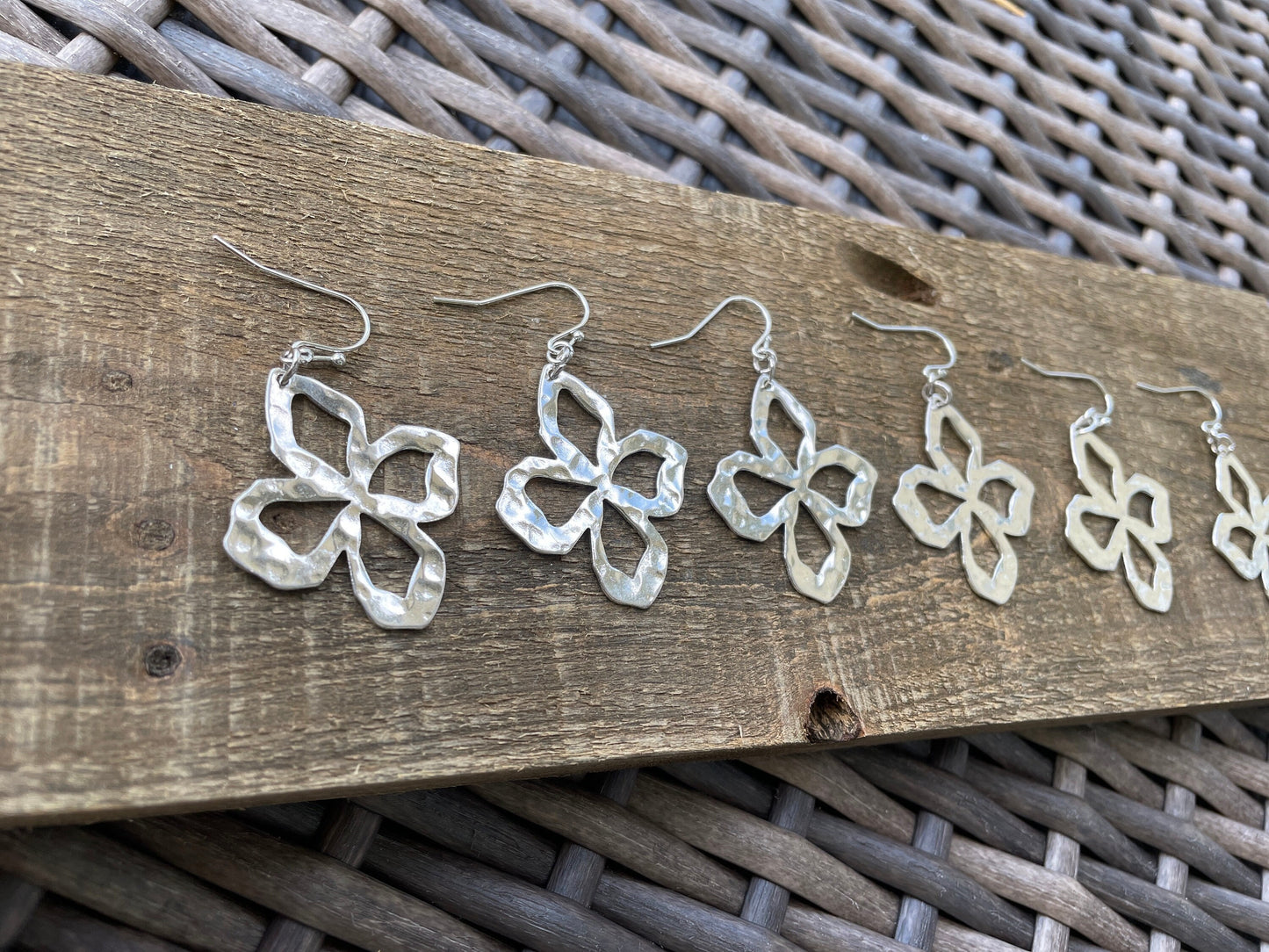Stunning hammered metal silvertone dangle earrings