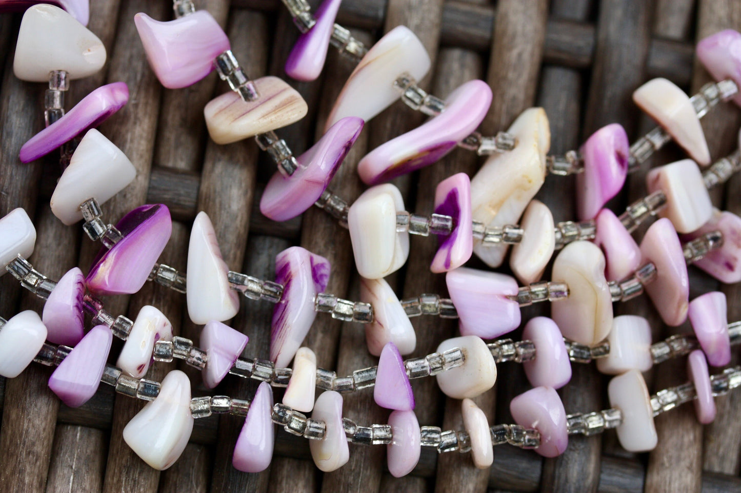 Stunning  5-stranded vintage necklace -  with purple lavender mother of pearl gemstone chips and silvertone glass seed beads - beach themed