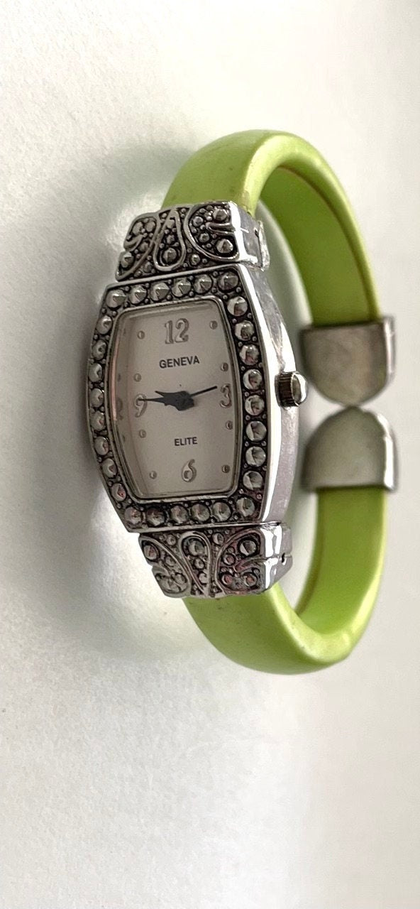 Vintage lime green Geneva watch - Please read description - pretty but needs repair or use for parts