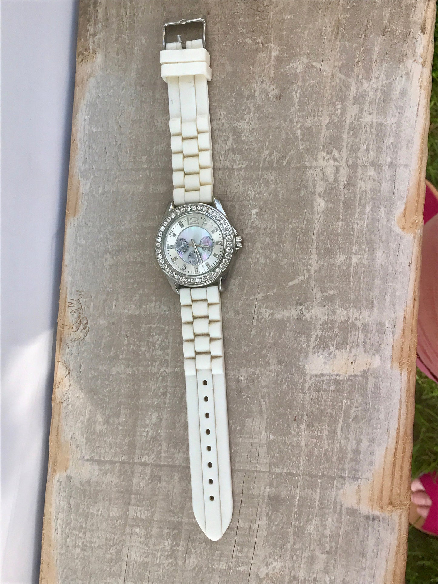 Accutime wrist watch jcr9000 1210 - pretty but needs repair or use for parts