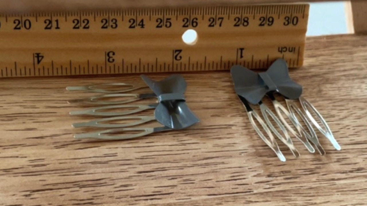 Pair of gray bows mini metal hair combs - 1" each