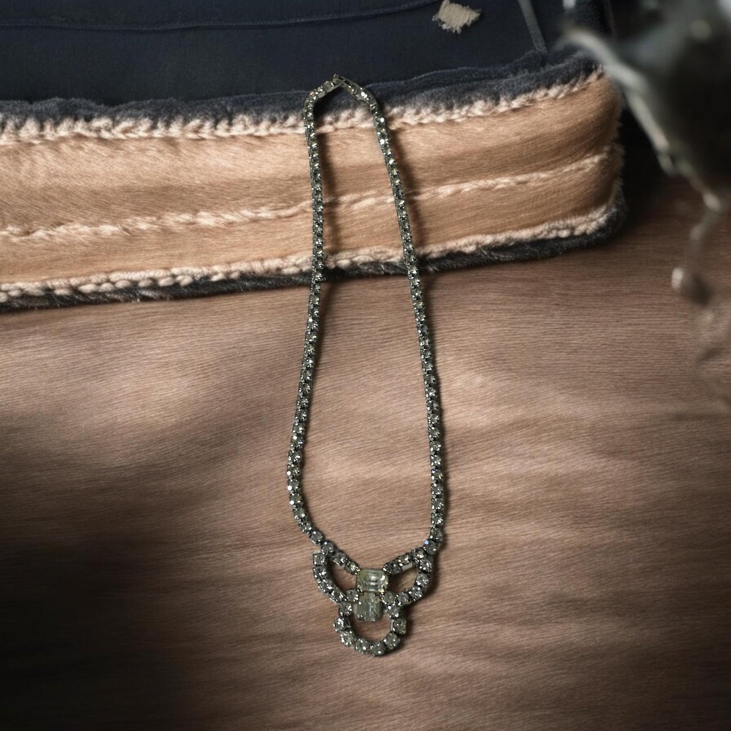 Stunning vintage rhinestone necklace