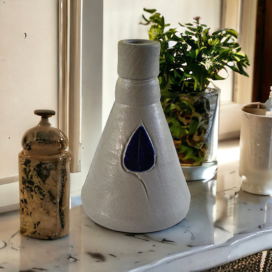 Charming little Williamsburg Pottery Bud Vase Salt Glazed Stoneware Natural Blue Leaf - 3 1/2”