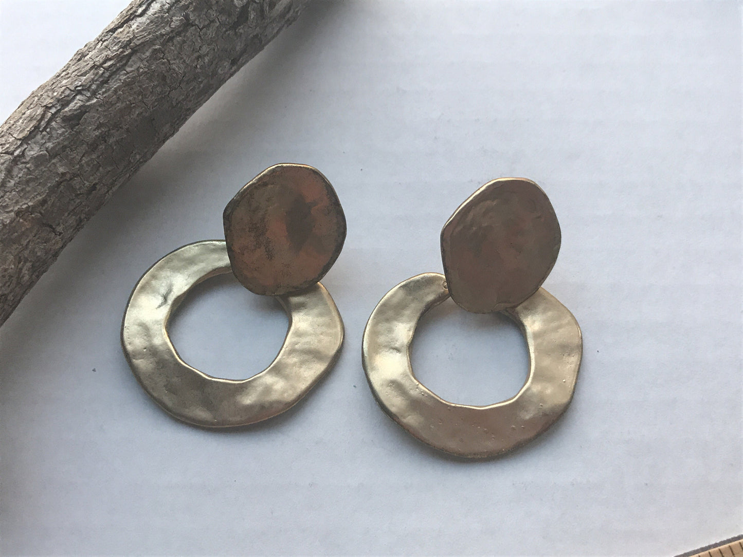 Unique vintage artisan hammered metal vintage goldtone hoop earrings