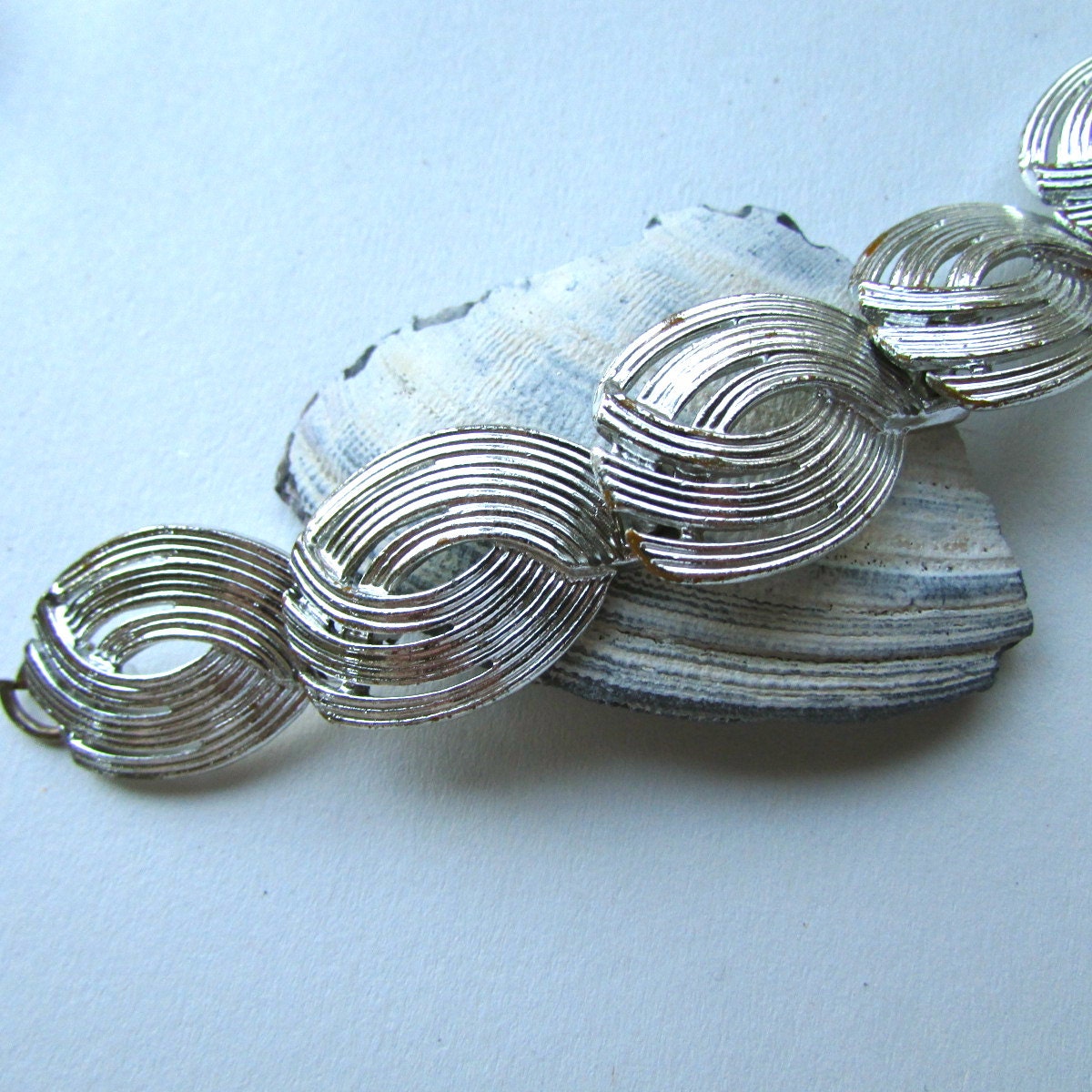 Oval panel bracelet - vintage - silvertone