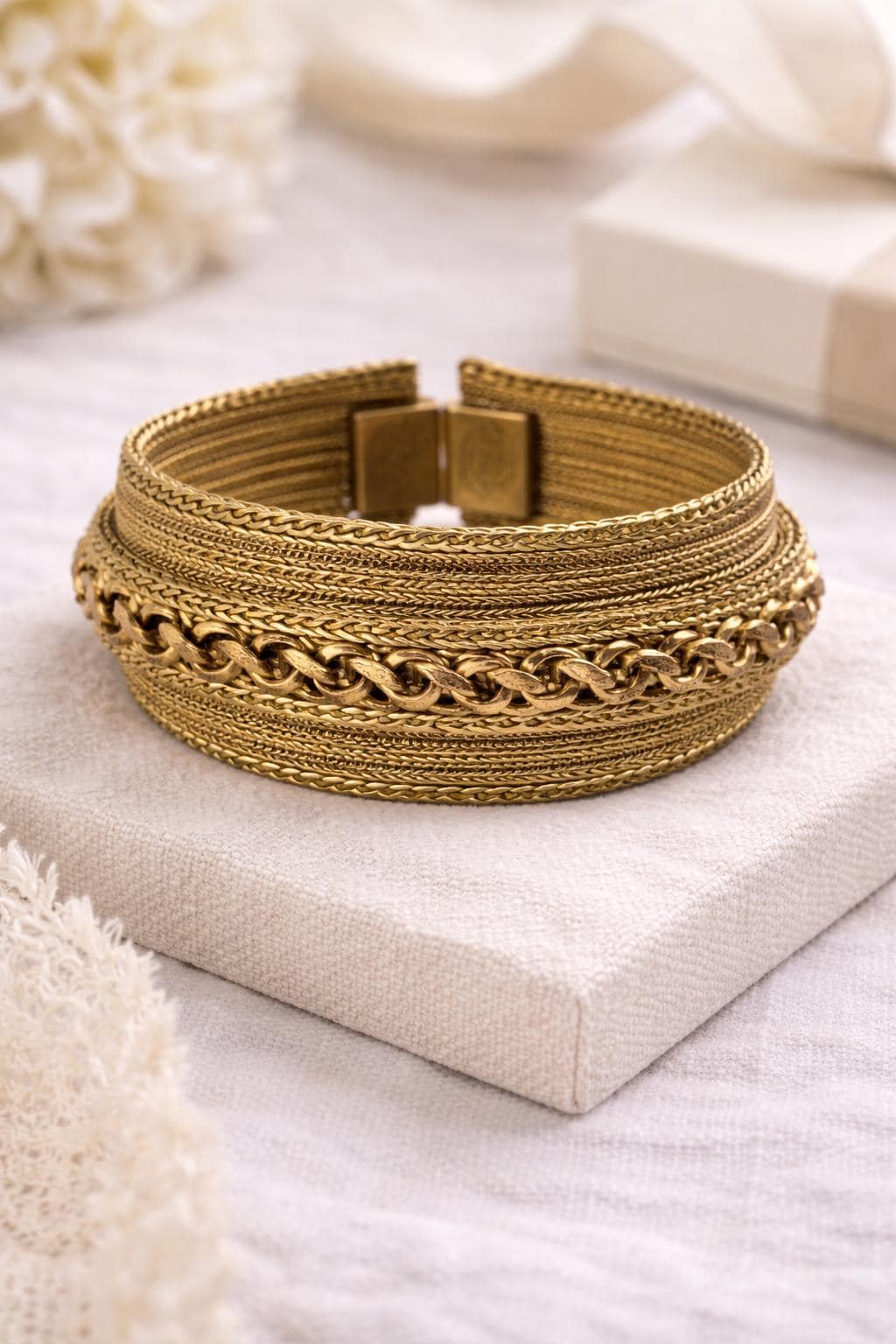 Vintage Gold Mesh Chain Bracelet, Wide Statement Bracelet, Textured Gold Tone Cuff, Chunky Vintage Bracelet, Retro Boho Jewelry