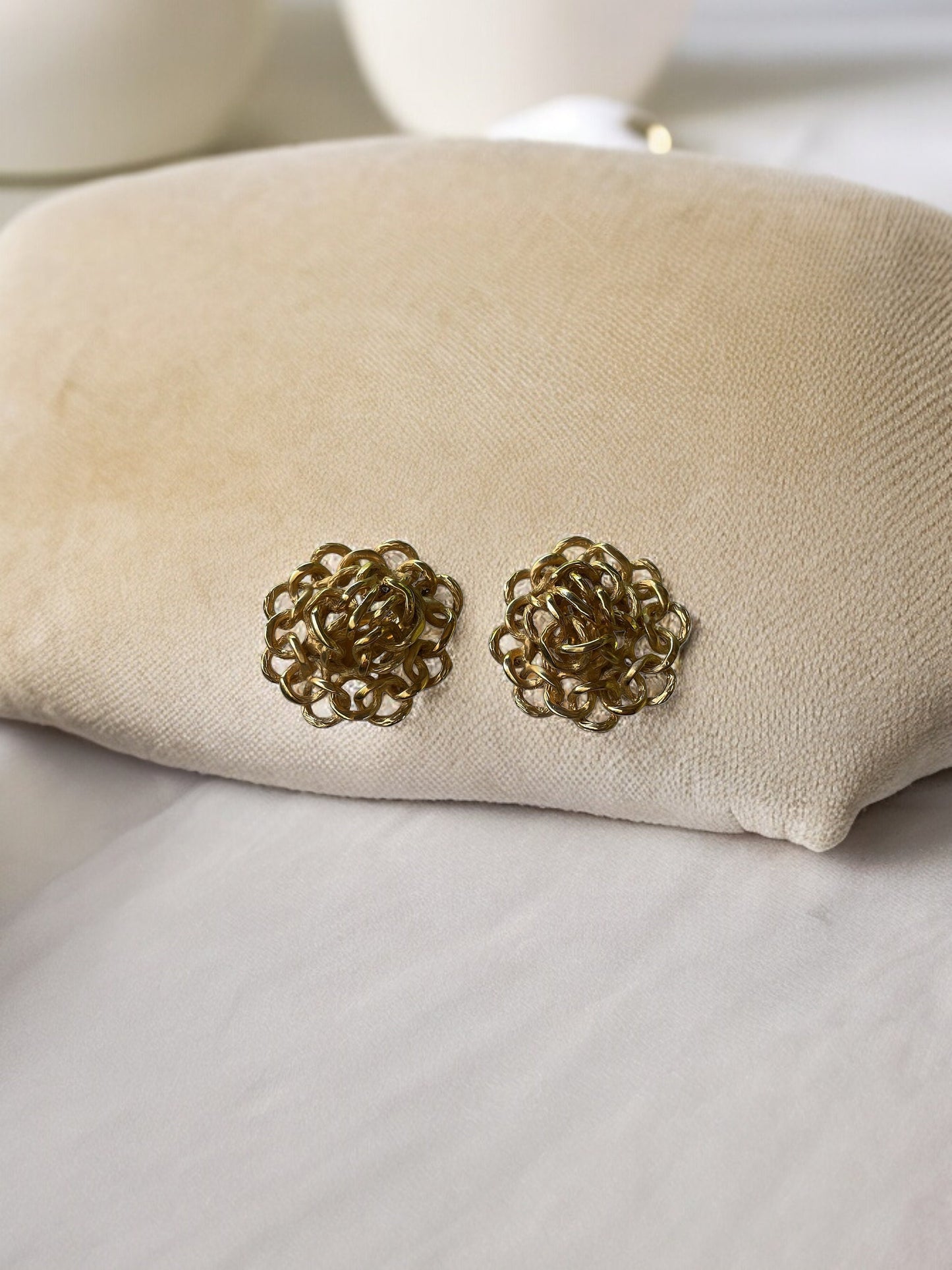Vintage Fernando Originals FO Inc Gold Tone Clip On Earrings