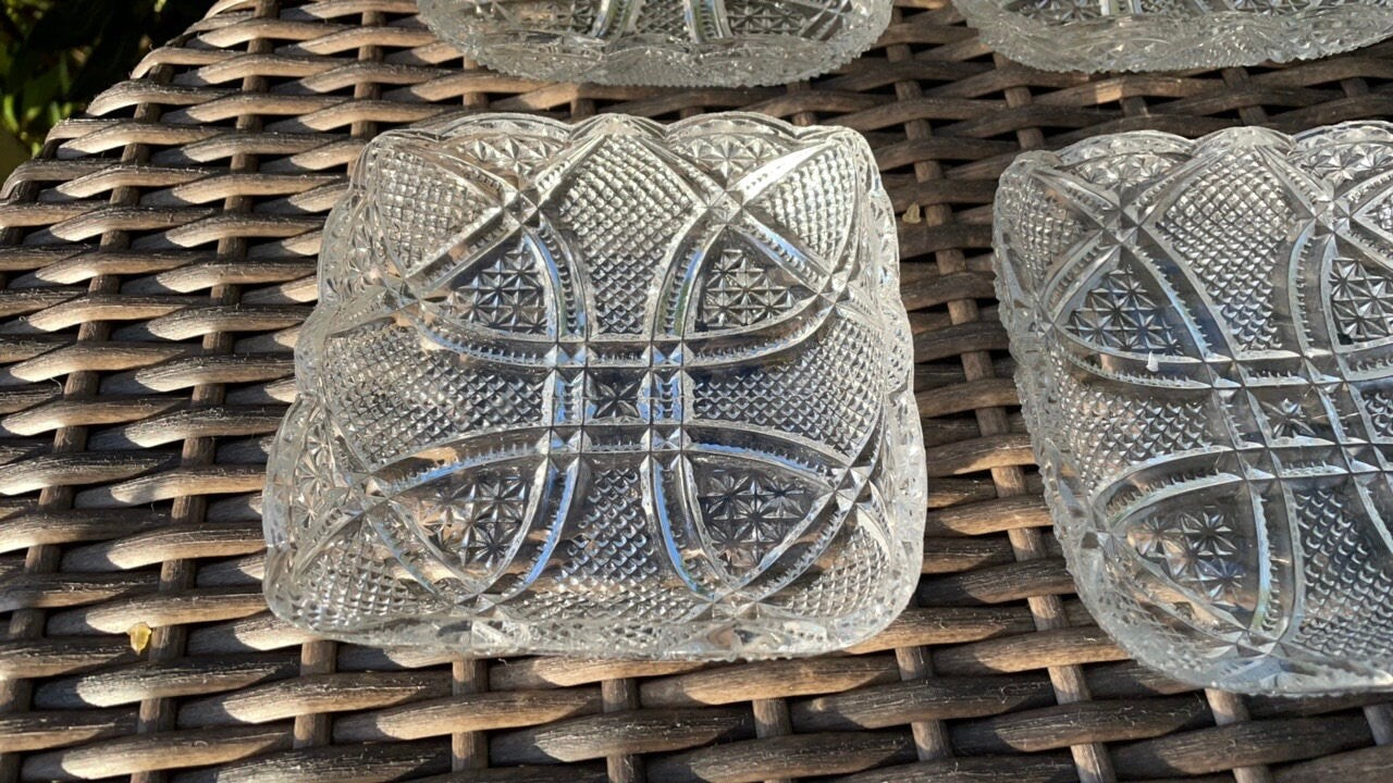 Stunning vintage deep etched crystal glass catch all dish