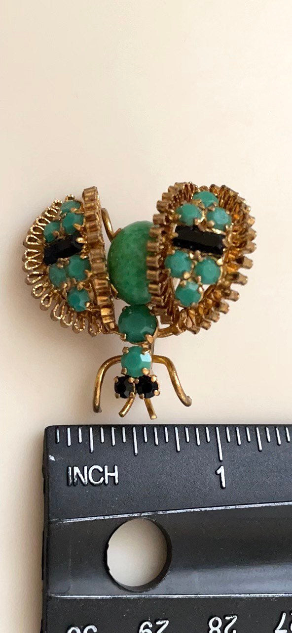 Stunning vintage bee pin with wired wings - unsigned
