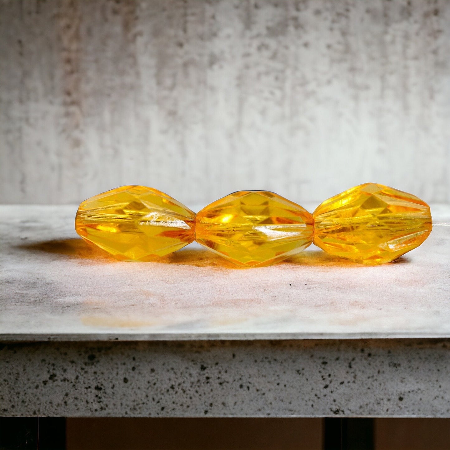 Orange oval faceted vintage beads - approx. 15 mm