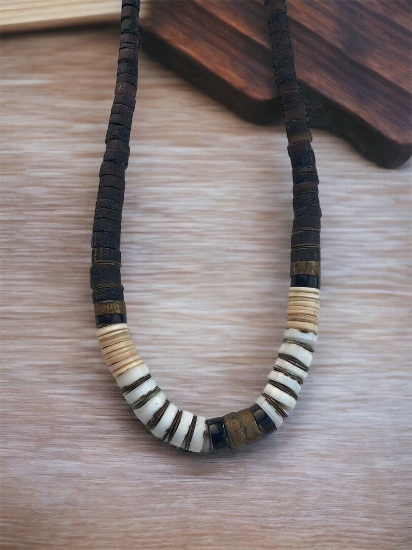 Stunning vintage wood, shell, heishi mixed material traditional graduated necklace with hook and eye clasp - Santo Domingo?