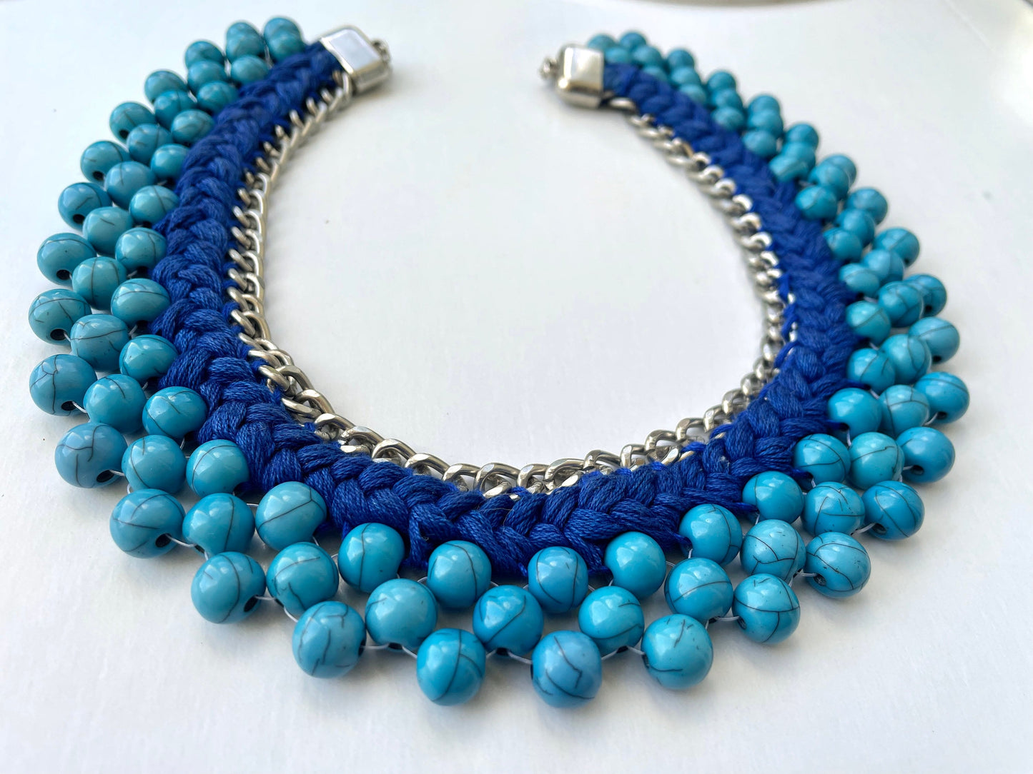 Stunning vintage handmade beadwork necklace - shades of blue