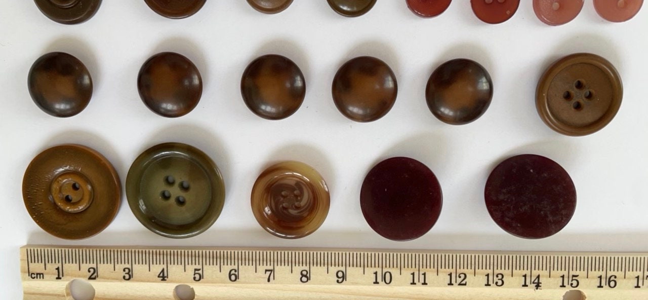 Lot of vintage buttons - shades of brown