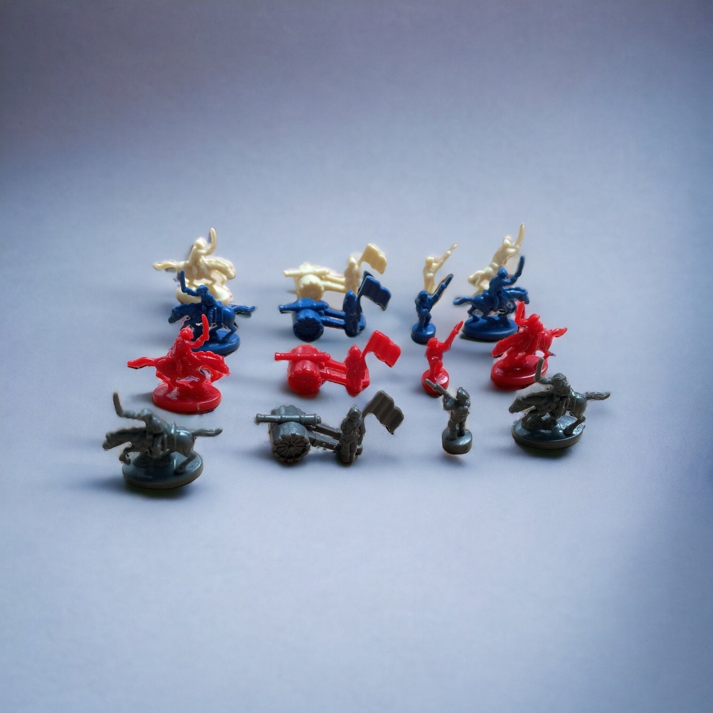 Tiny little plastic army figurines - great for crafts - approx. 1" each