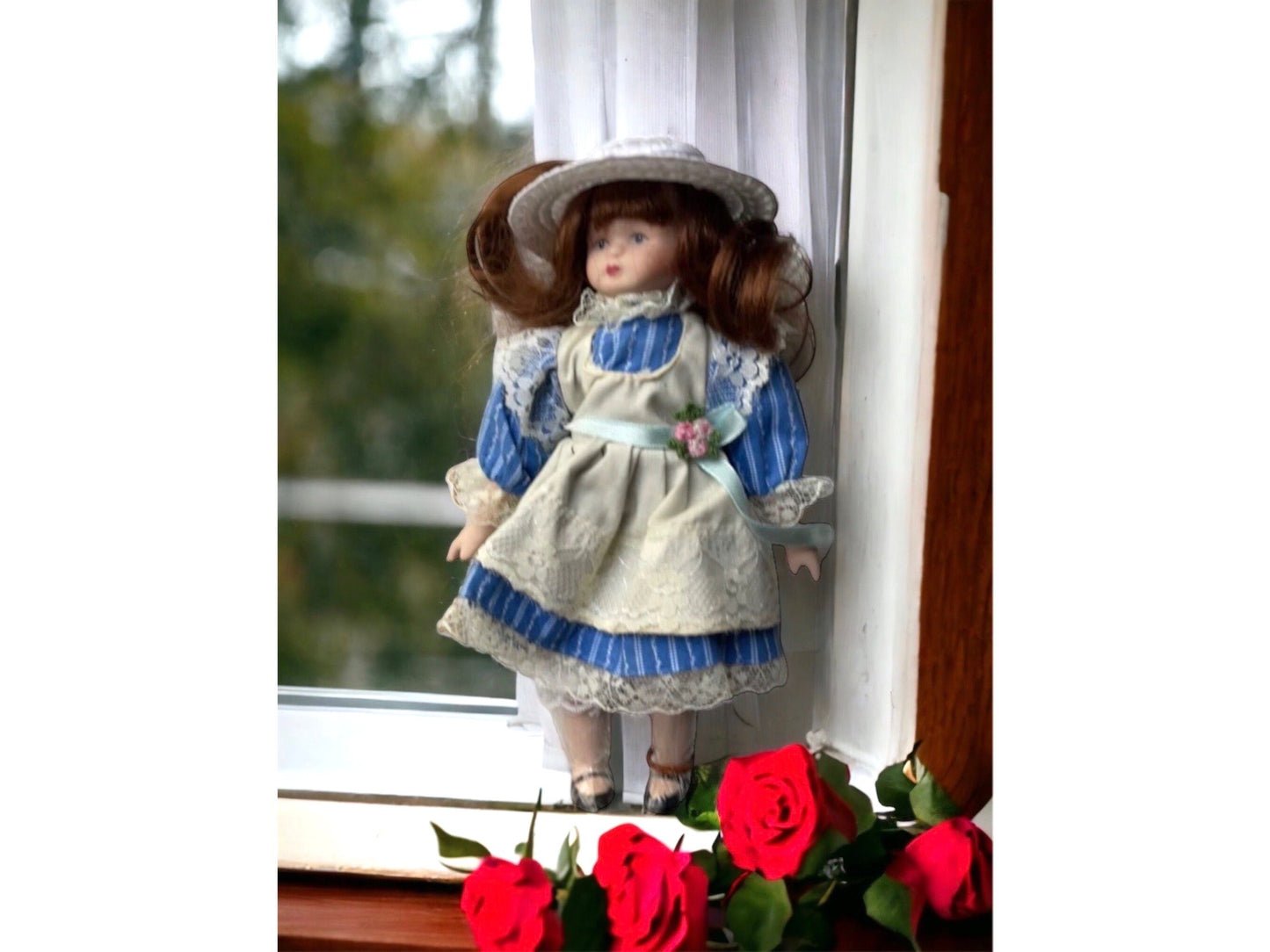 Stunning vintage porcelain doll - unknown origin - blue dress, straw hat