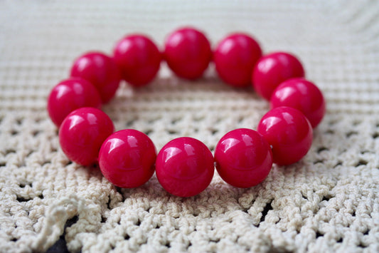 HOT pink stretchy vintage beaded bracelet