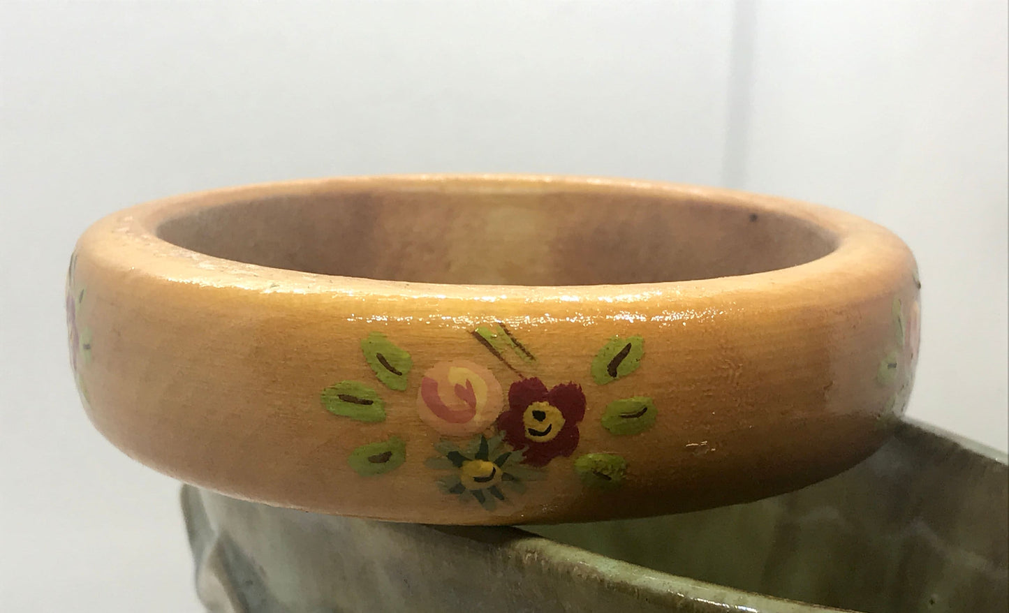 Vintage handmade/handpainted wooden vintage bangle bracelet - sweet flowers