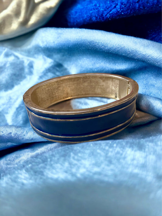 Blue enamel vintage clamper bracelet - unsigned