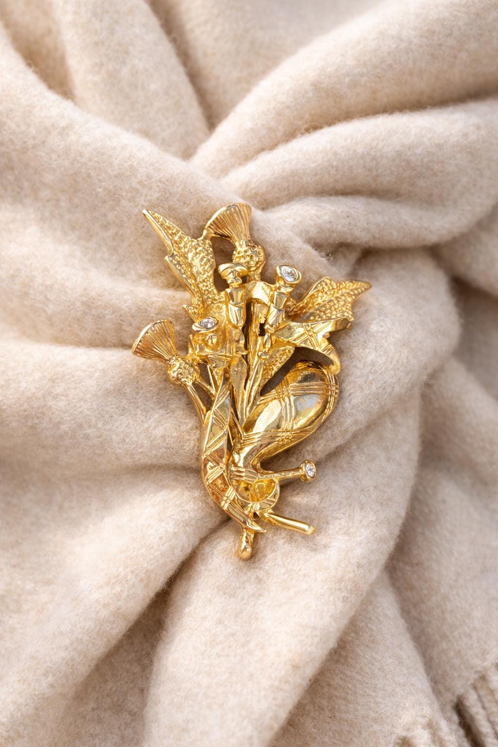 Vintage Gold Thistle Brooch Rhinestone Scottish Thistle Pin Gold Tone Floral Brooch Vintage Costume Jewelry Gift for Her