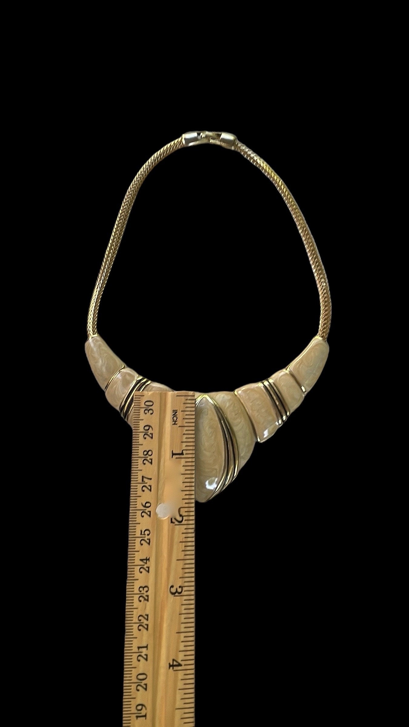 Stunning cream and gold enamel vintage necklace