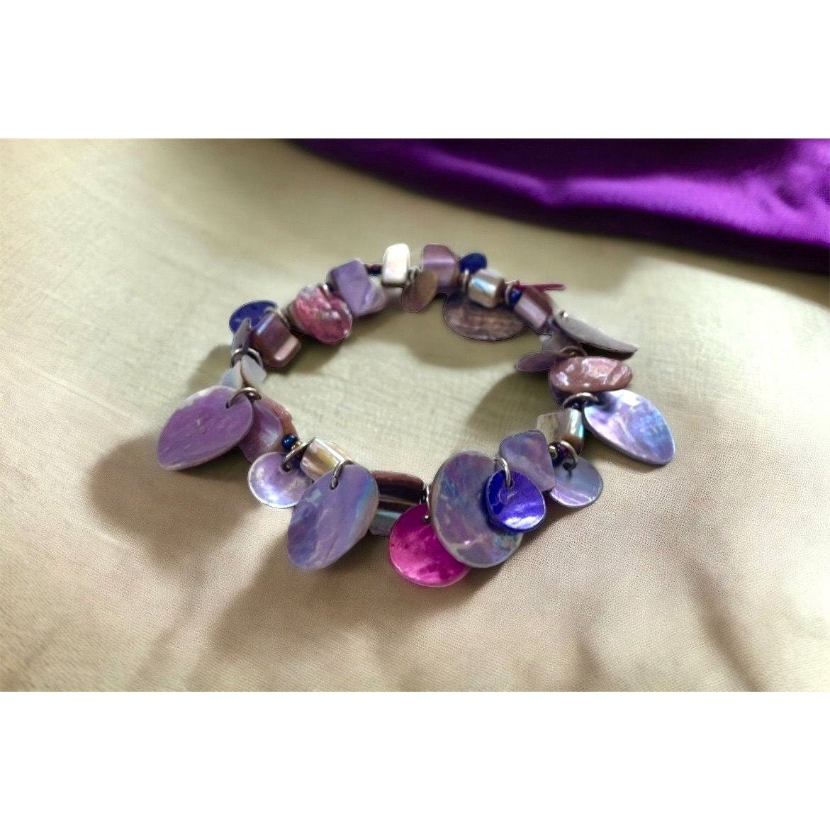 Stunning vintage purple/pink mother of pearl with glass bracelet