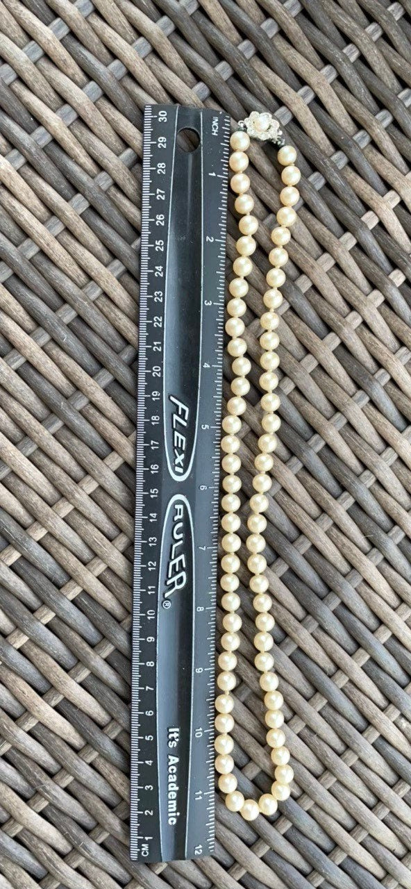 Elegant single strand vintage faux pearl necklace with beautiful rhinestone clasp