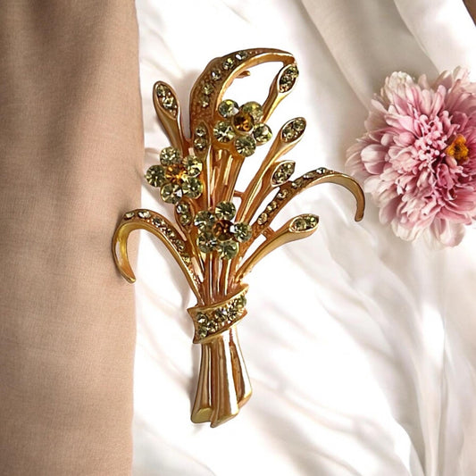 Stunning vintage rhinestone pin/brooch - flower bouquet