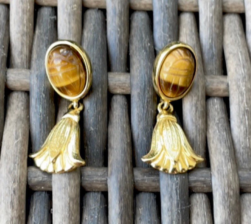 Vintage brown scarab earrings in goldtone setting with goldtone tassel
