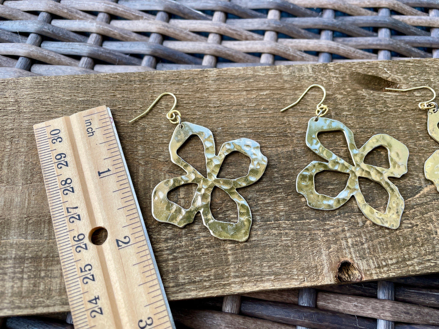 Stunning hammered metal goldtone dangle earrings
