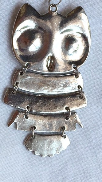 Fabulous / unique black & white enamel vintage dangle owl necklace