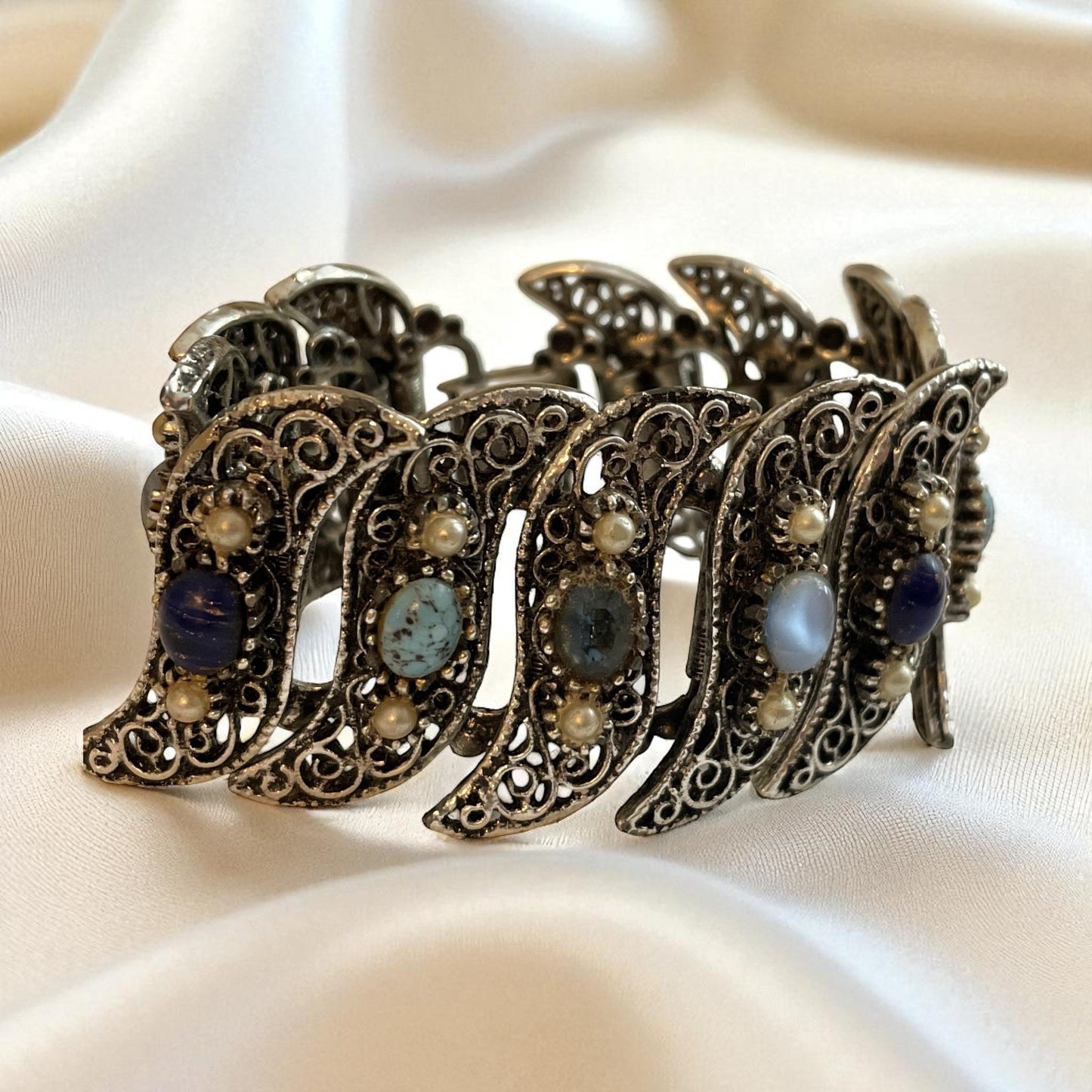 1940s Silvertone Filigree Bracelet – Vintage Blue Glass Cabochons, Art Deco Style, Retro Statement Jewelry