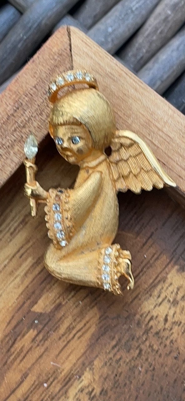 Unique vintage angel pin with rhinestones - unknown maker
