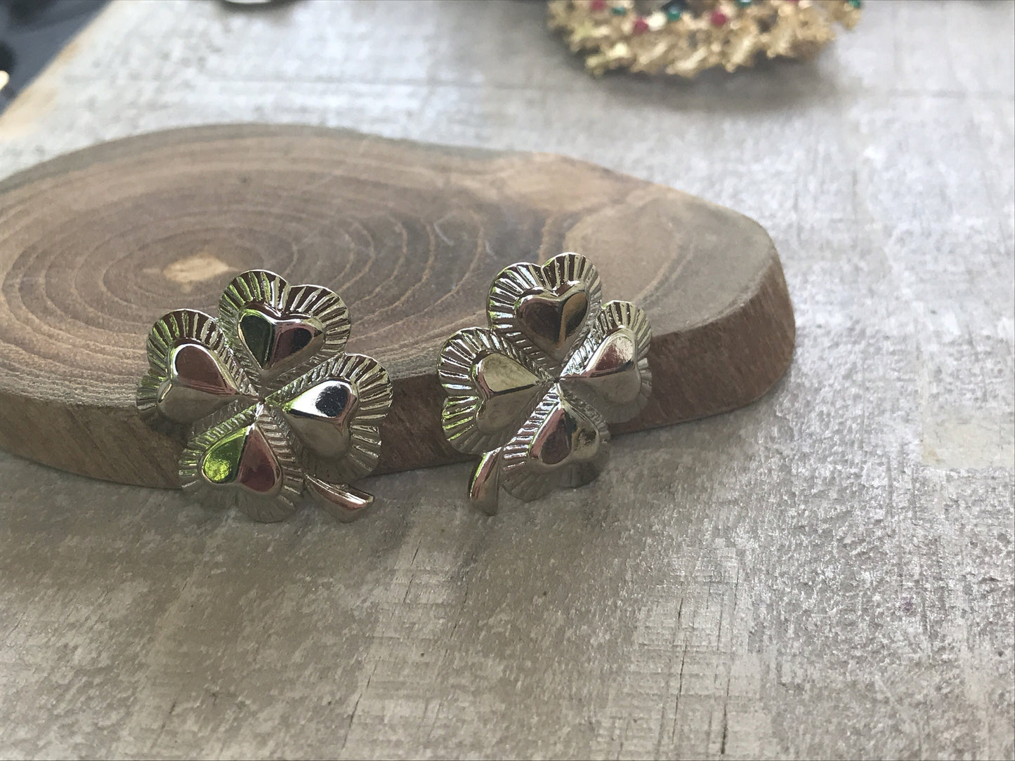 Unique 4-leaf clover shaped vintage silvertone earrings