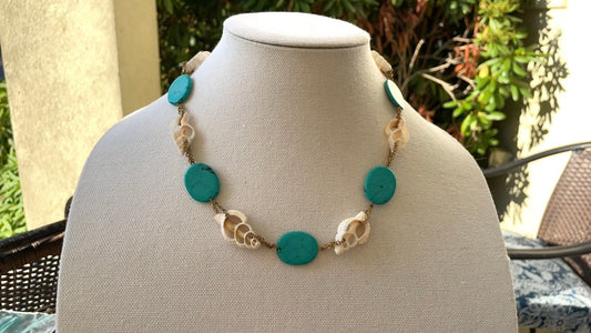 Sliced seashell and faux turquoise vintage necklace